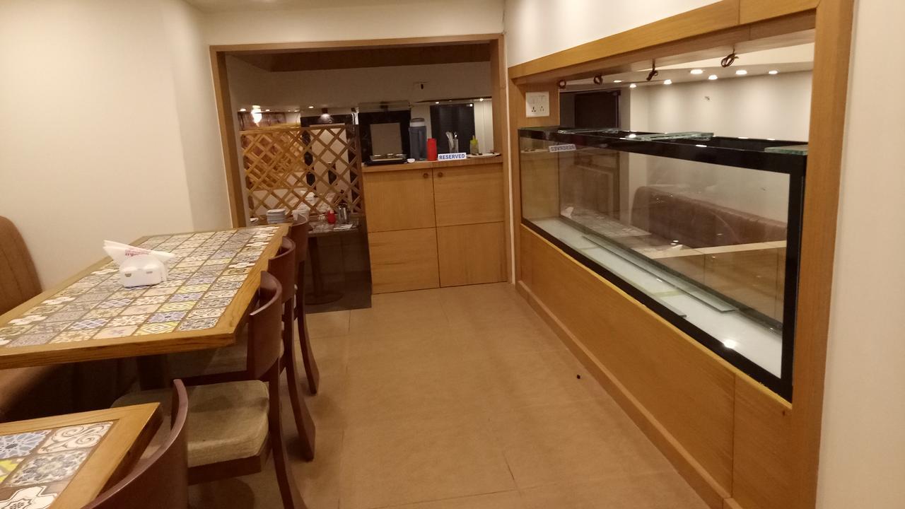 Hotel Umesh ดามัน ภายนอก รูปภาพ