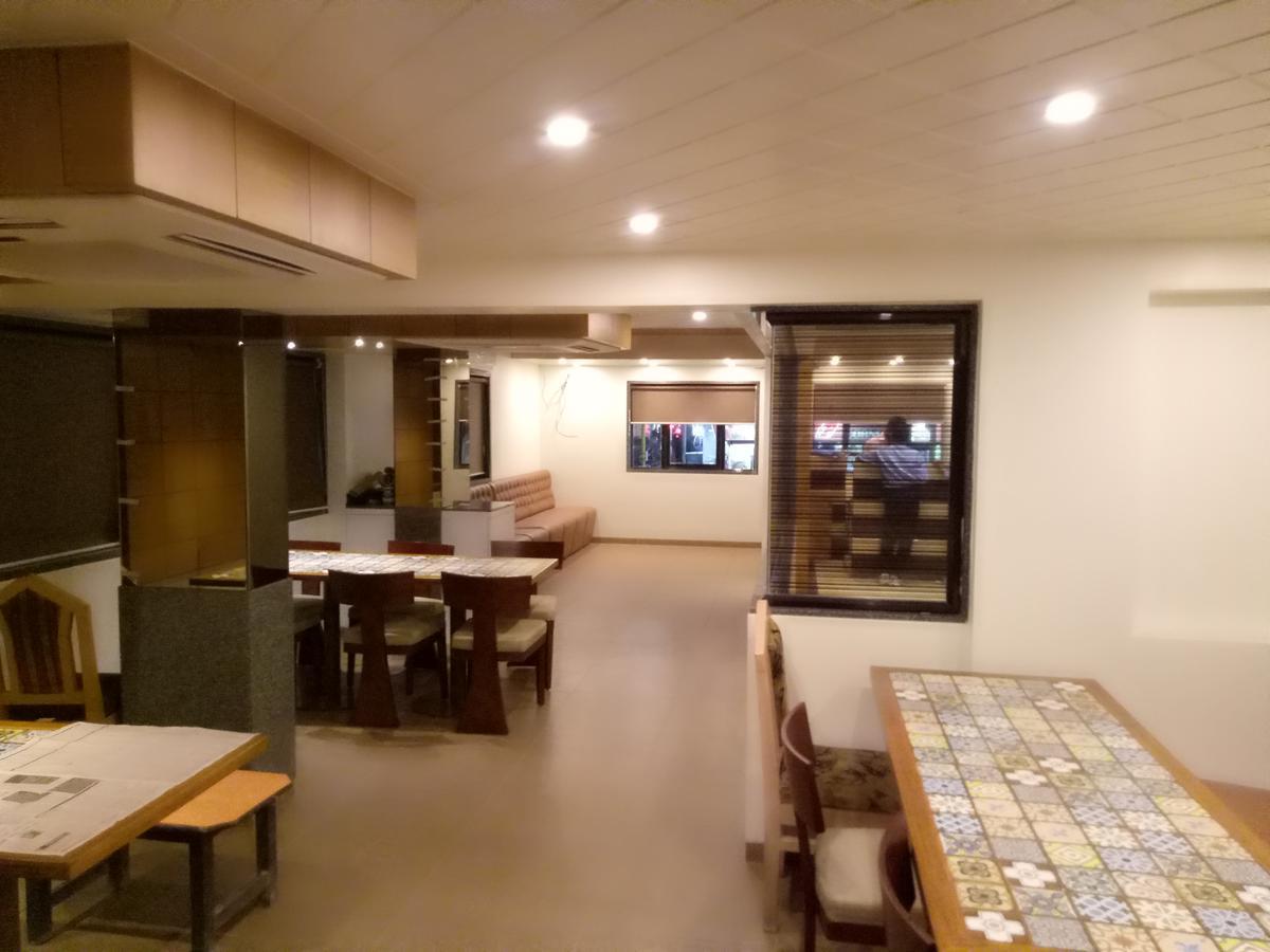 Hotel Umesh ดามัน ภายนอก รูปภาพ