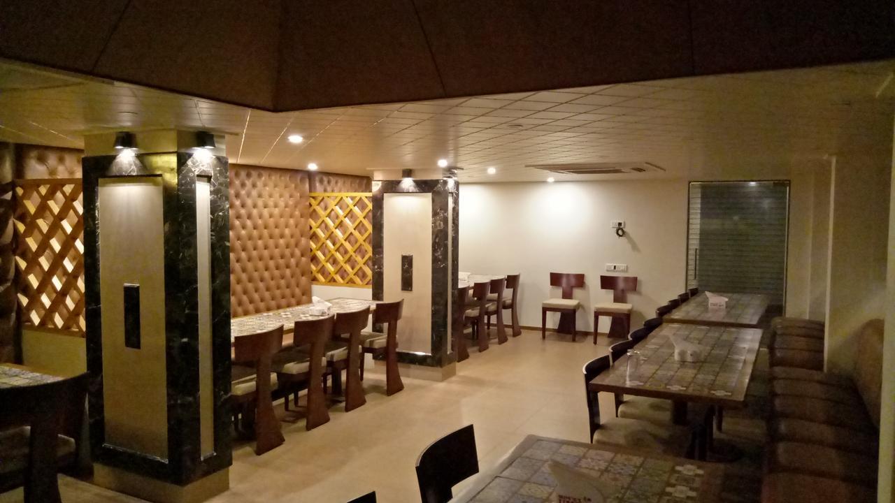 Hotel Umesh ดามัน ภายนอก รูปภาพ