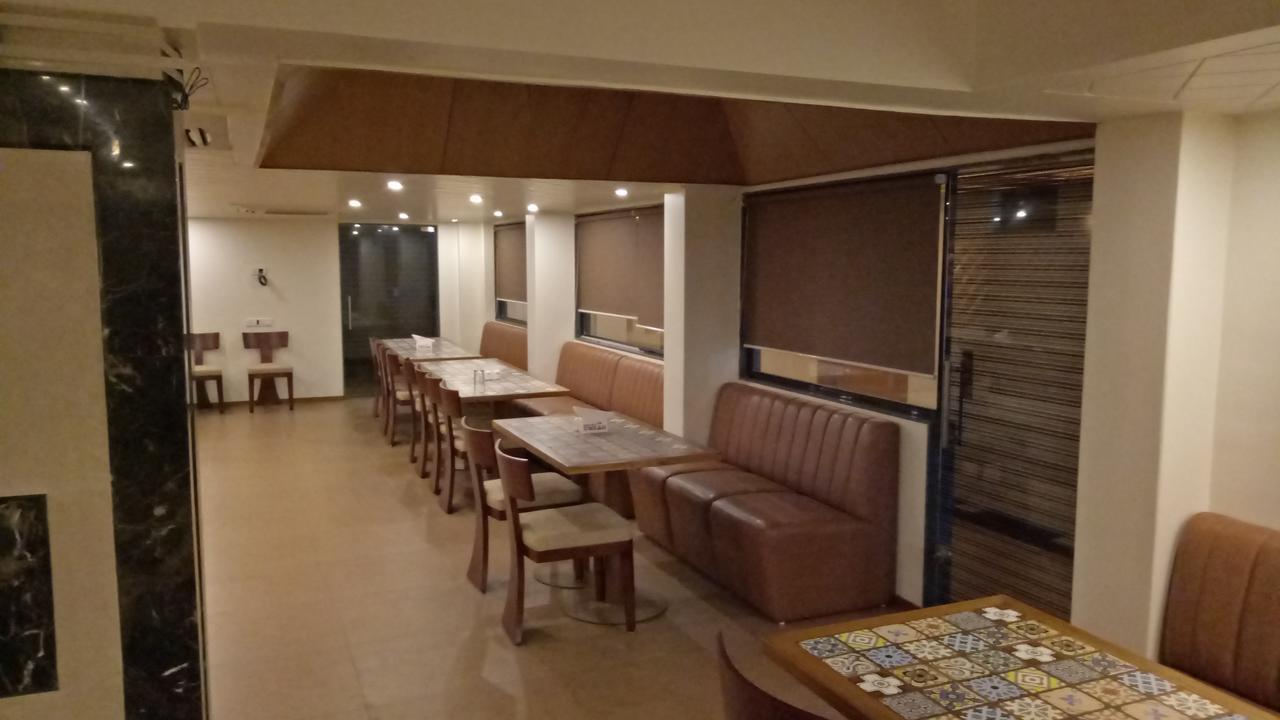 Hotel Umesh ดามัน ภายนอก รูปภาพ
