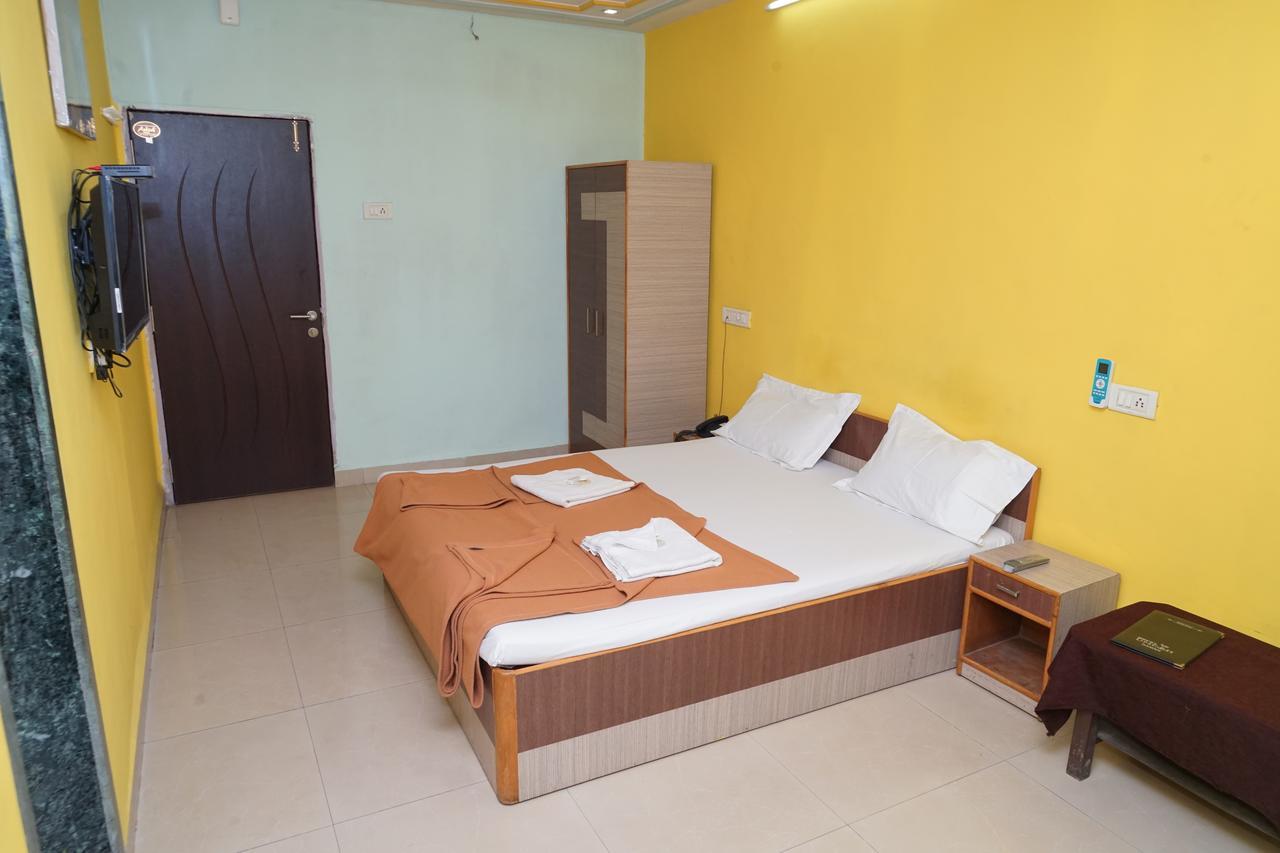 Hotel Umesh ดามัน ภายนอก รูปภาพ